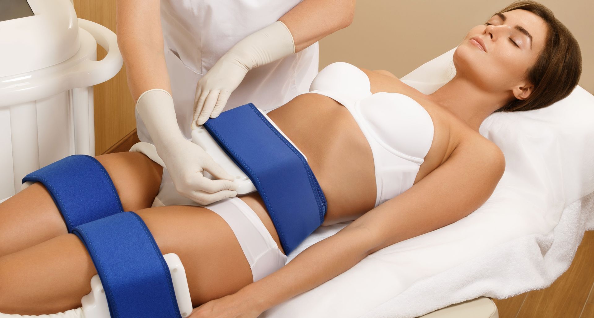 girl receiving a Cryolipolysis treatment